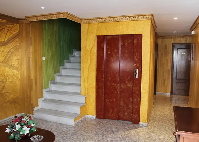 Dona Carmen Готель *